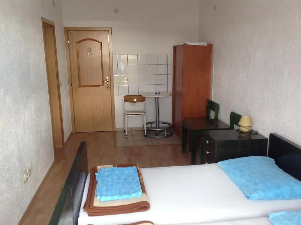 Katarina Apartments And Rooms Sibinj Krmpotski